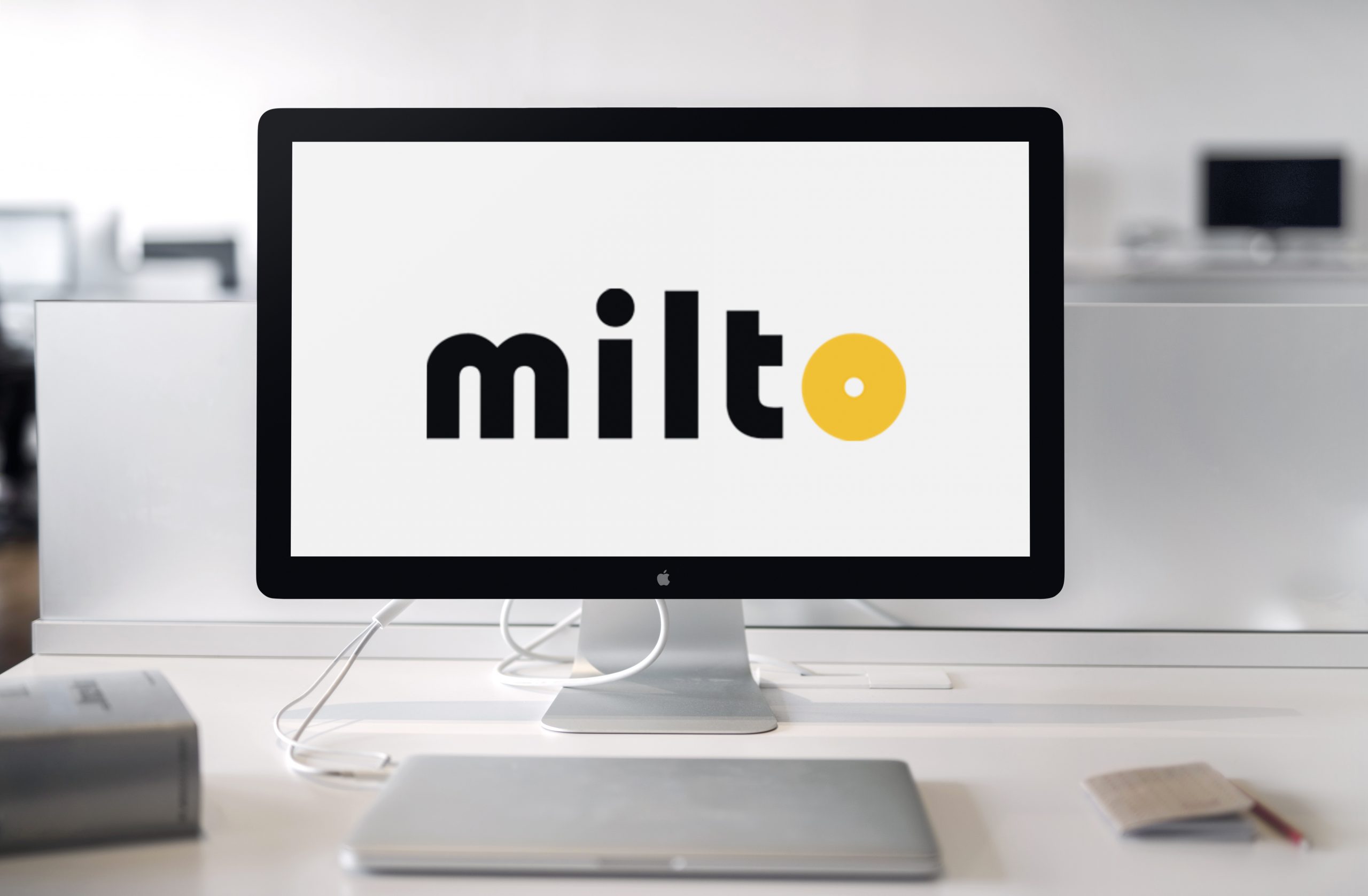 Apple Cinema display in home office